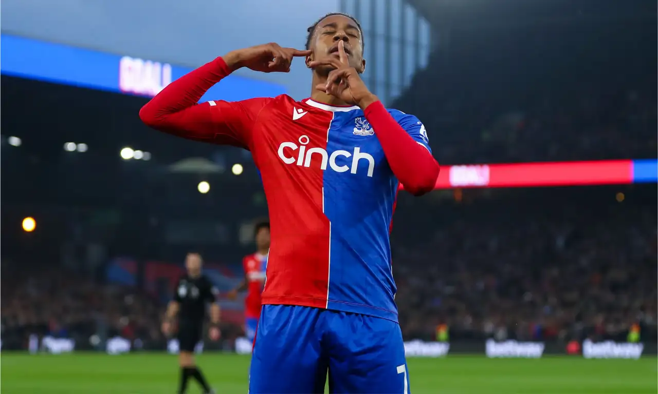 Michael Olise tỏa sáng giúp Crystal Palace hủy diệt Manchester United